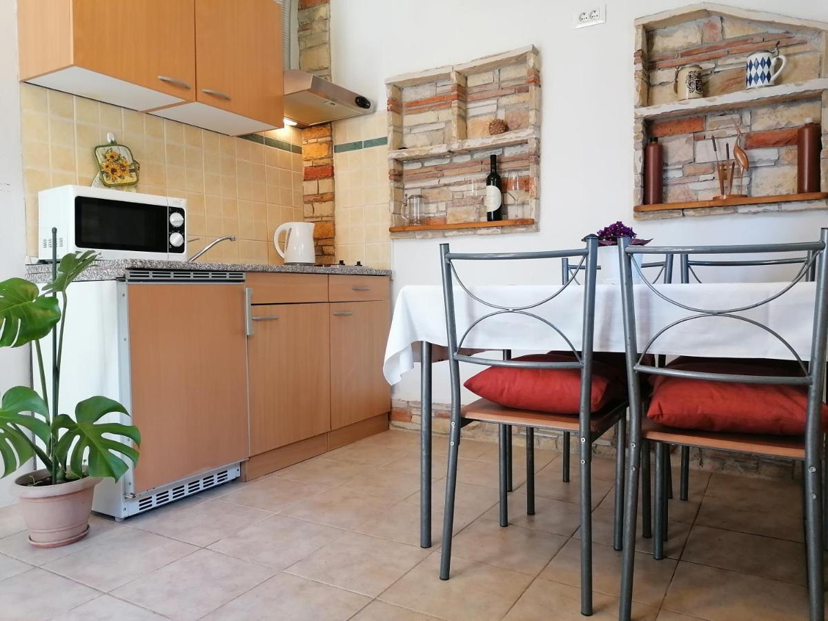 Nice Apartment Montepozzo With Private Garden Ровинь Экстерьер фото